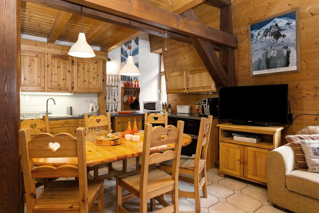 Apartment Vila 1 - Cosy Central Chamonix Loft Exterior photo